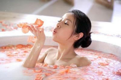 生姜泡澡的功效与作用
