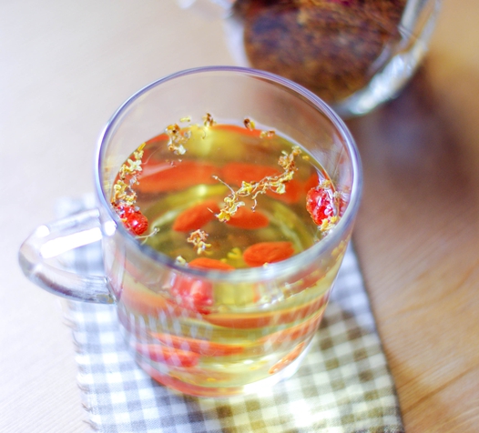 美容芳香的桂花茶的制作方法
