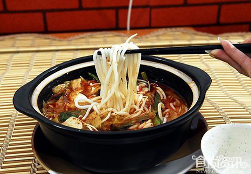 云南特色美食推荐_过桥米线